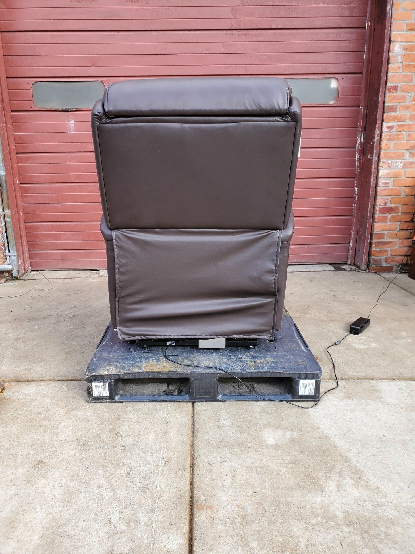 GOLD MAXICOMFORT TWILIGHT POSITIONING EZ SLEEPER POWER CHAIR PR761 WATCH VIDEO