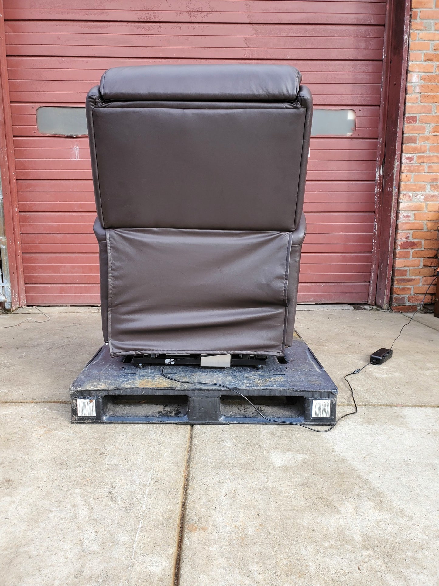 GOLD MAXICOMFORT TWILIGHT POSITIONING EZ SLEEPER POWER CHAIR PR761 WATCH VIDEO