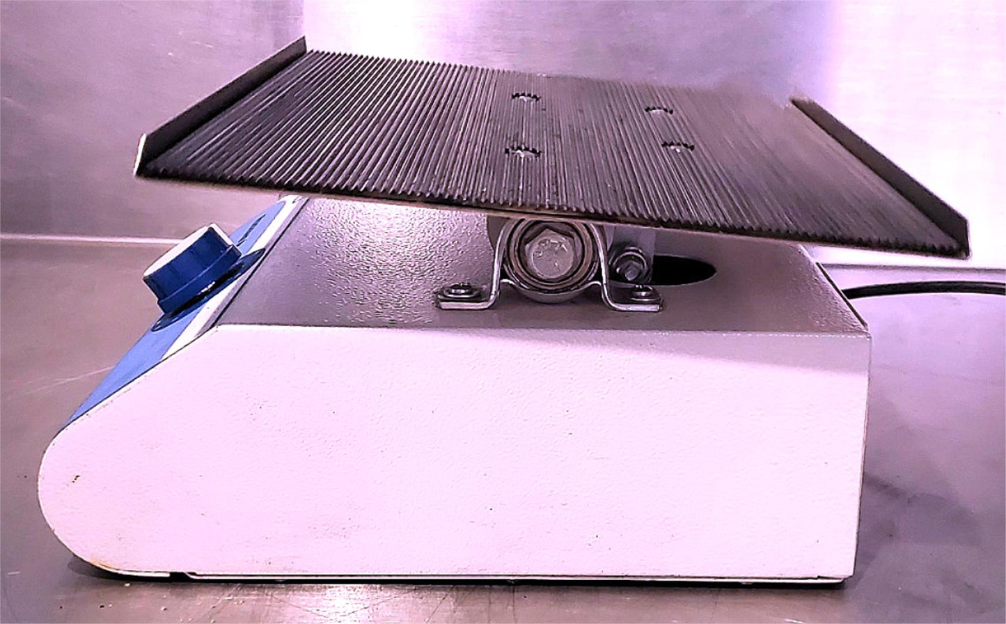 VWR 100 ROCKING 14" x 11" PLATFORM SHAKER 90 DAY WARRANTY WATCH VIDEO FREE SHIP