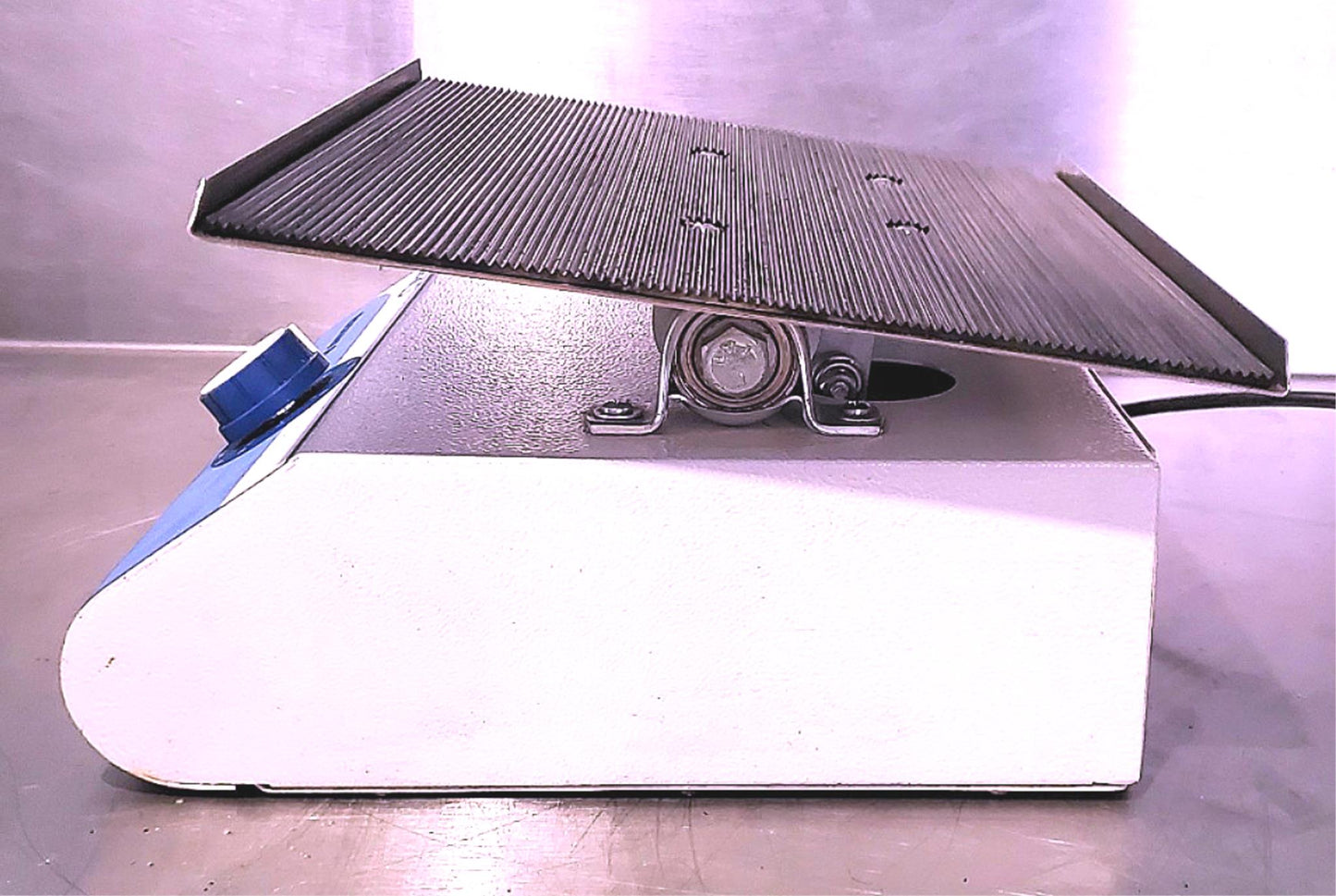 VWR 100 ROCKING 14" x 11" PLATFORM SHAKER 90 DAY WARRANTY WATCH VIDEO FREE SHIP