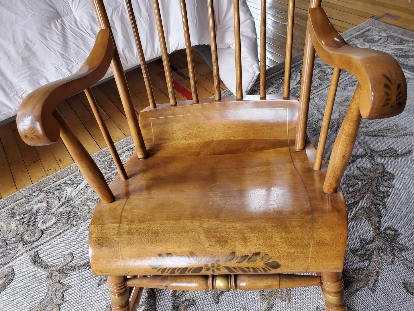 RARE VINTAGE NICHOLS & STONE WINDSOR ROCKING CHAIR PRISTINE CONDITION FREE SHIP