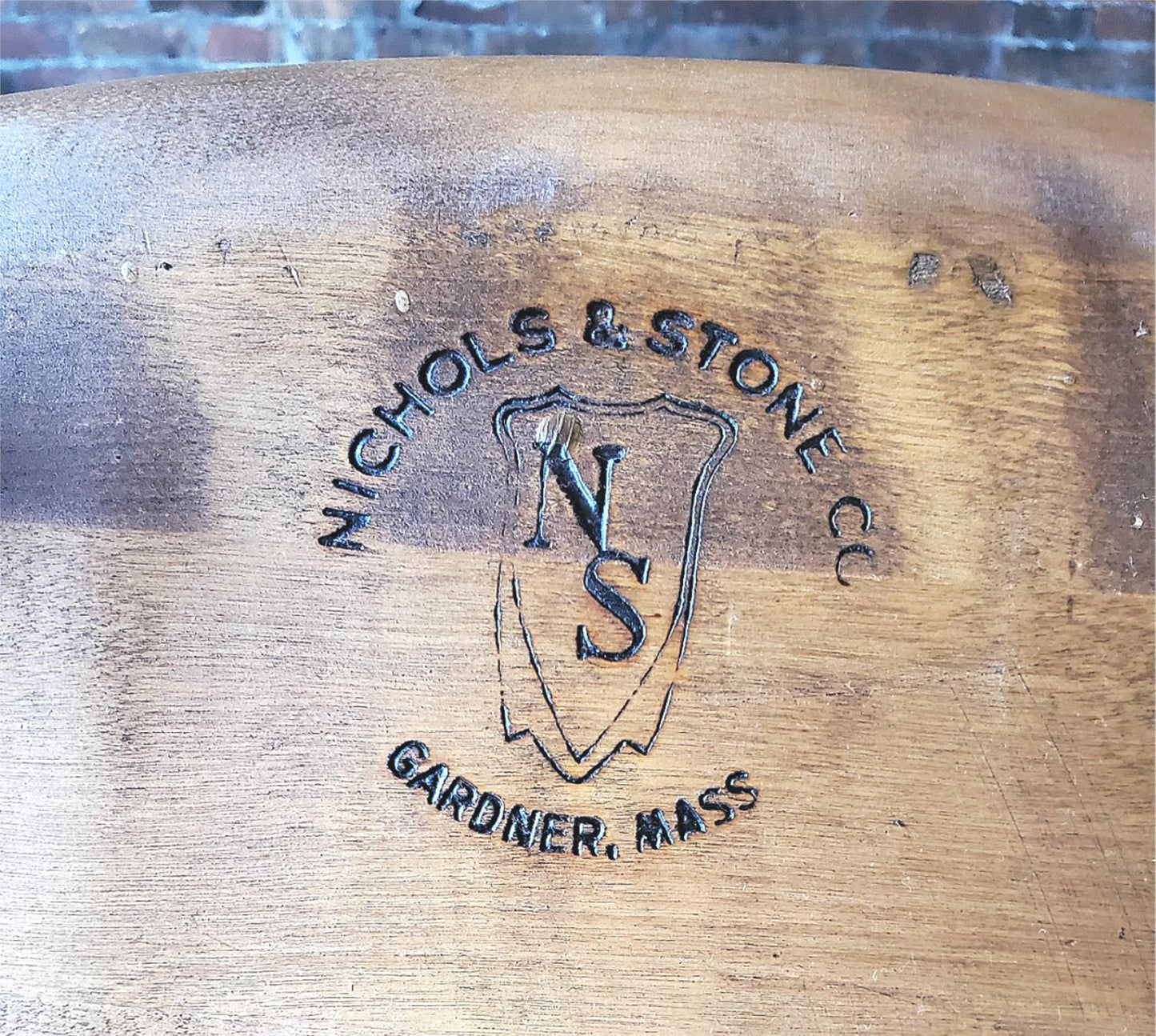 RARE VINTAGE NICHOLS & STONE WINDSOR ROCKING CHAIR PRISTINE CONDITION FREE SHIP