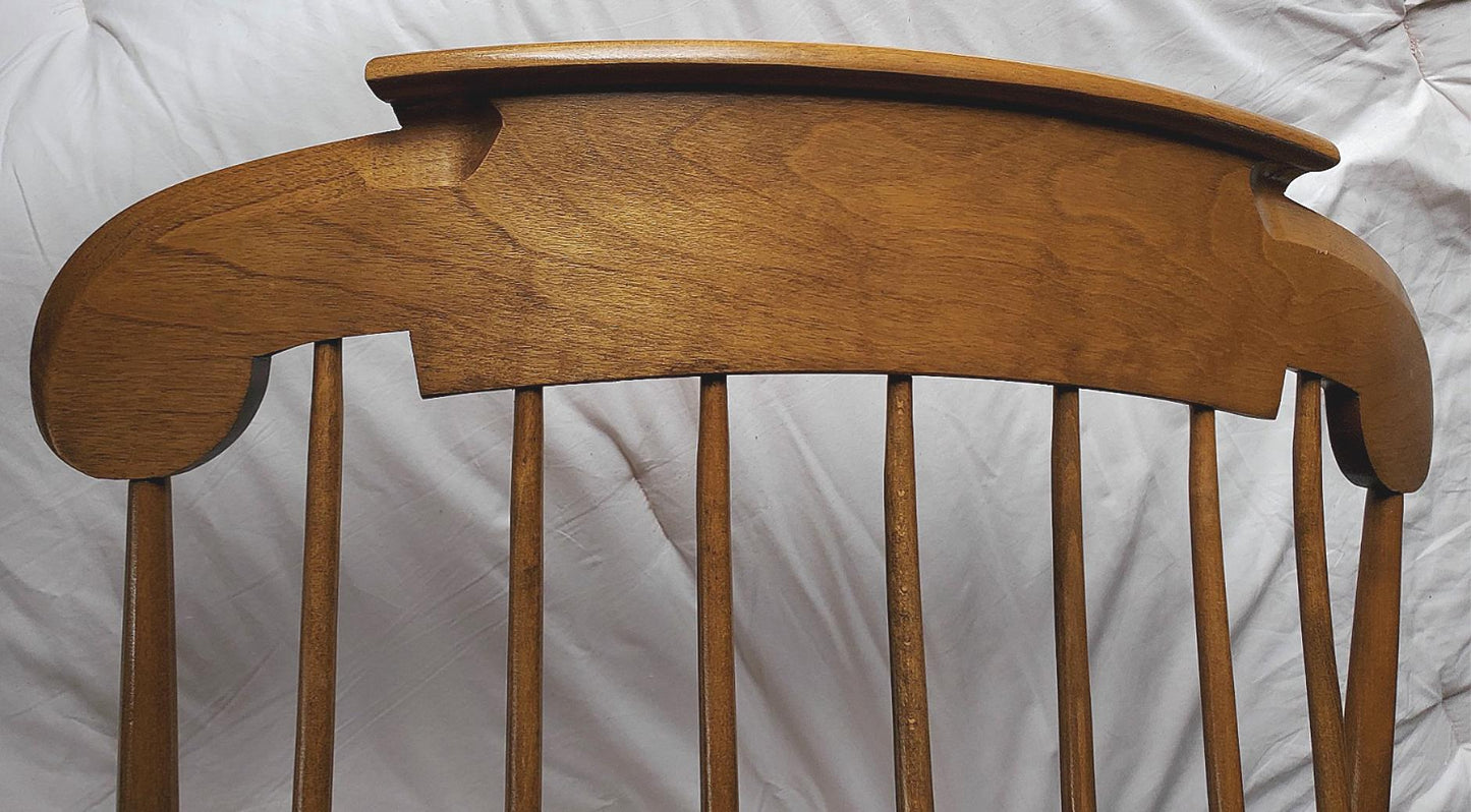 RARE VINTAGE NICHOLS & STONE WINDSOR ROCKING CHAIR PRISTINE CONDITION FREE SHIP