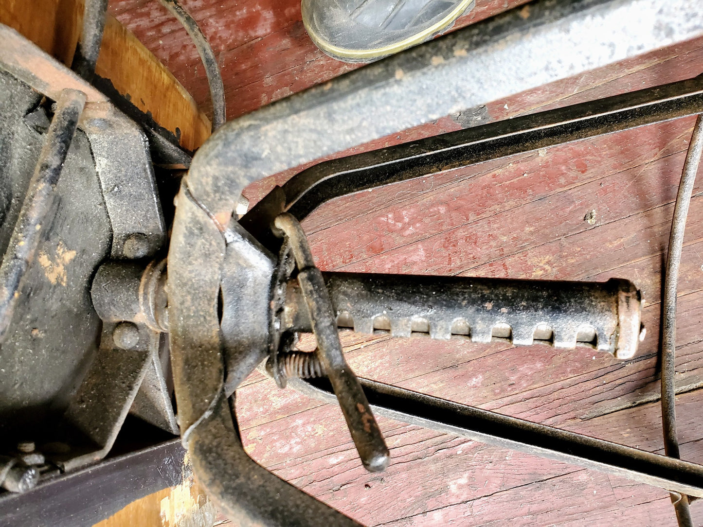 VINTAGE ADJUSTABLE UHL TOLEDO INDUSTR DRAFT MACHINIST STEAMPUNK STOOL FREE SHIP