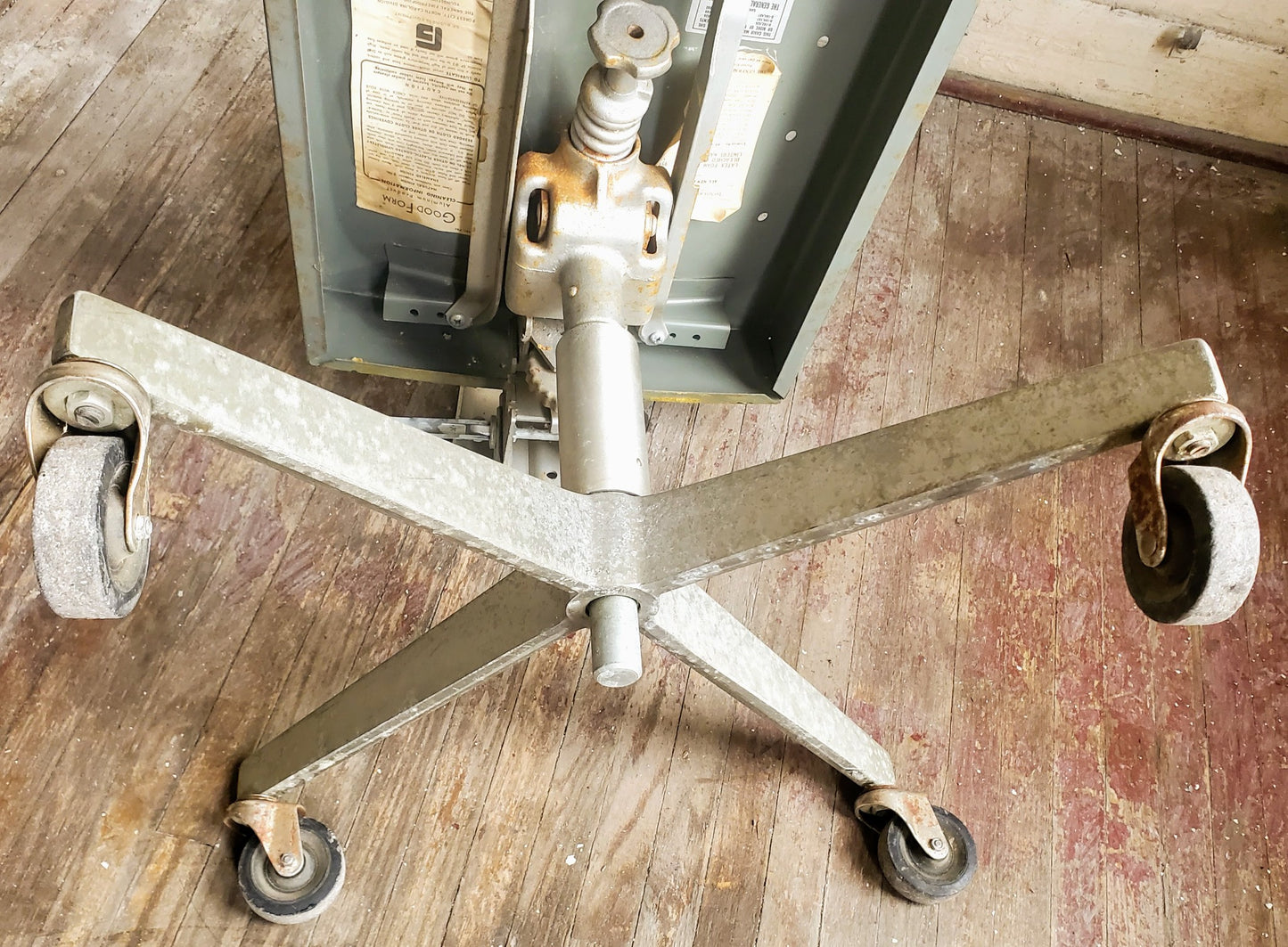 VINTAGE GOOD FORM ALUMINUM INDUSTR STEAMPUNK BANKER OFFICE SWIVEL CHAIR FREESHIP