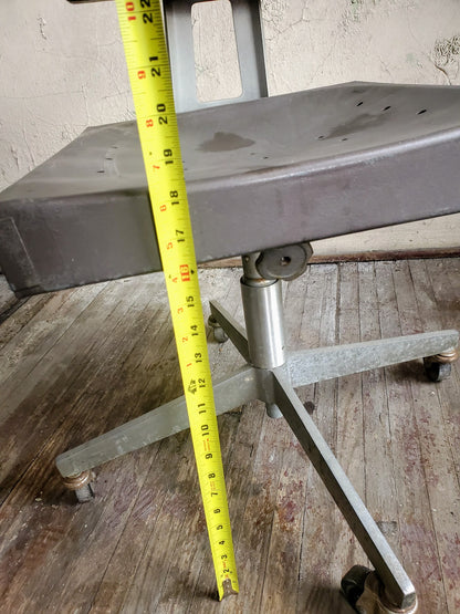 VINTAGE GOOD FORM ALUMINUM INDUSTR STEAMPUNK BANKER OFFICE SWIVEL CHAIR FREESHIP