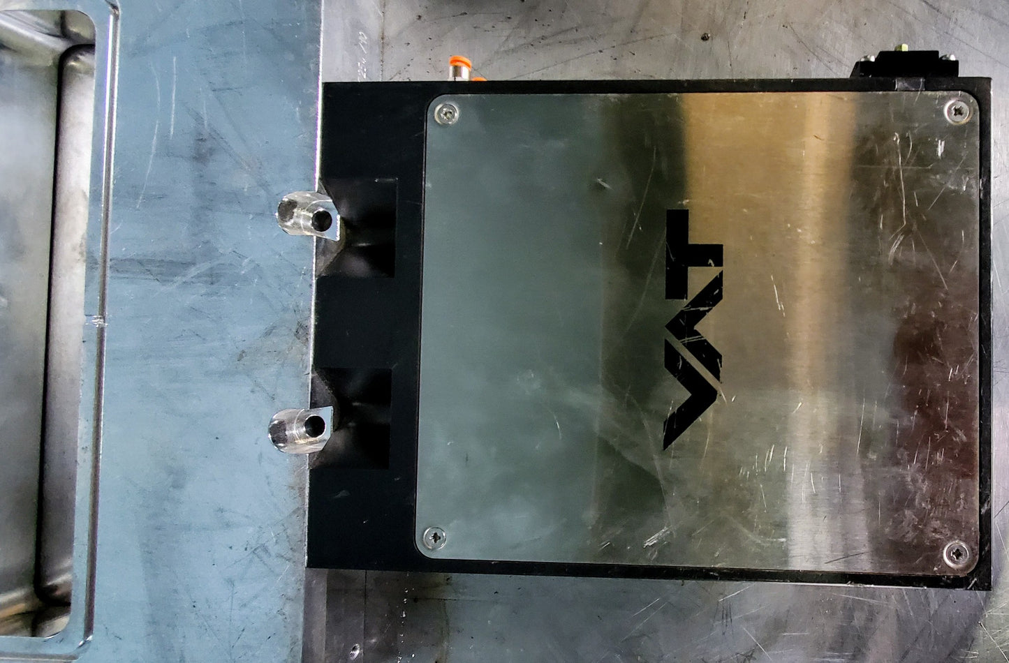 VAT 02110-CA24 RECTANGULAR WAFER GATE SLIT TRANSFER VALVE VACUUM SLOT FREE SHIP