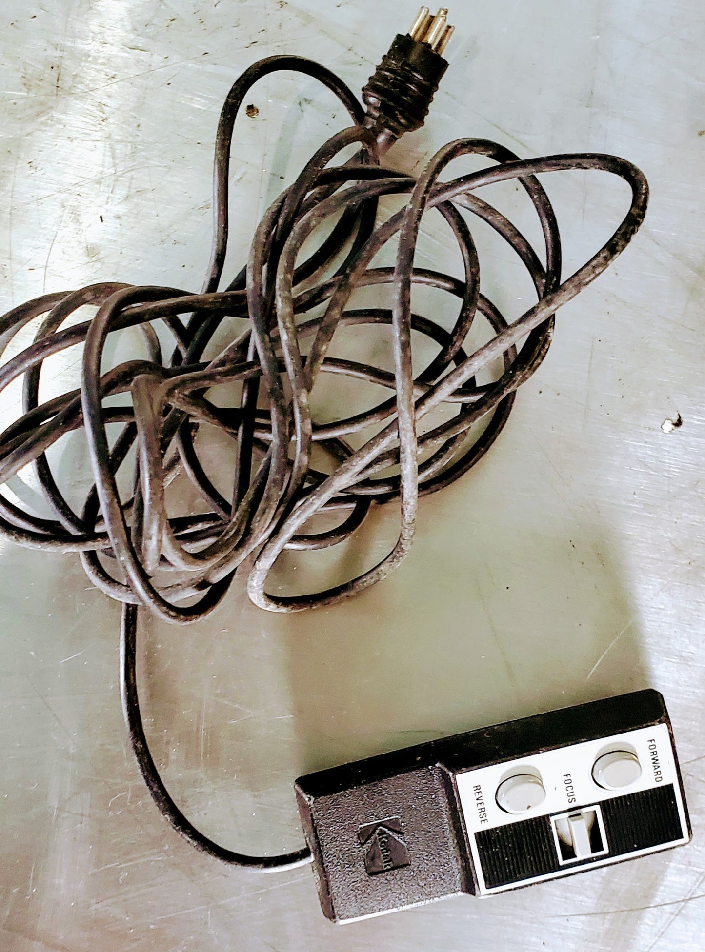 ORIGINAL KODAK 4400 CAROUSEL SLIDE PROJECTOR w/ TRAY BOX REMOTE CONTROL FREESHIP