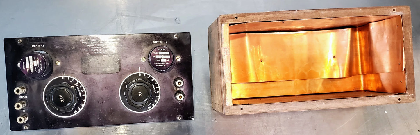 THE DAVEN COMPANY ADJUSTABLE ATTENUATOR POTENTIOMETERMODEL T-690-C WOODEN CASE