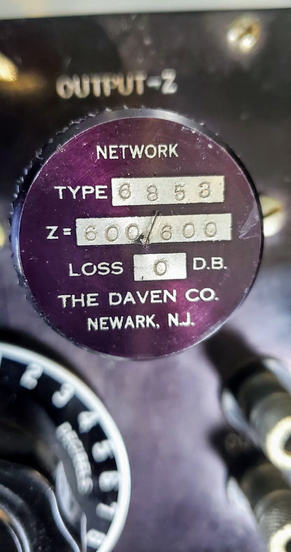 THE DAVEN COMPANY ADJUSTABLE ATTENUATOR POTENTIOMETERMODEL T-690-C WOODEN CASE