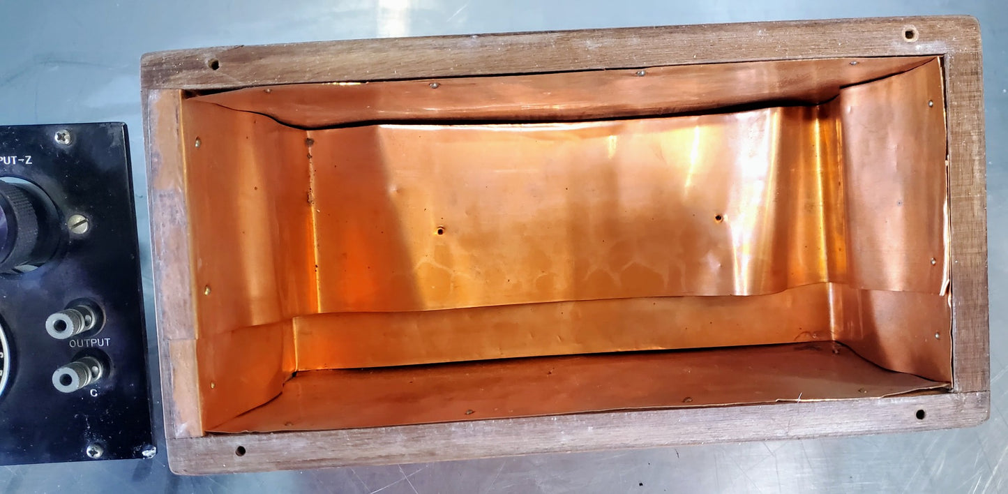 THE DAVEN COMPANY ADJUSTABLE ATTENUATOR POTENTIOMETERMODEL T-690-C WOODEN CASE