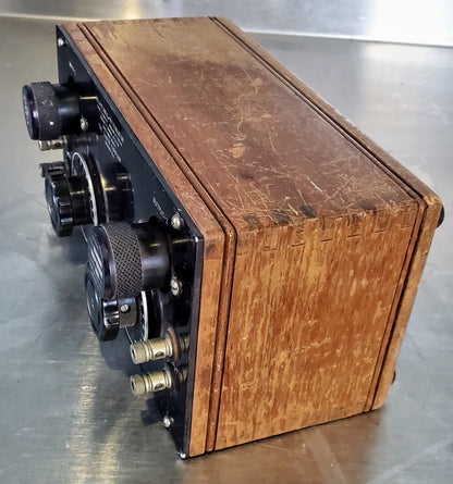 THE DAVEN COMPANY ADJUSTABLE ATTENUATOR POTENTIOMETERMODEL T-690-C WOODEN CASE