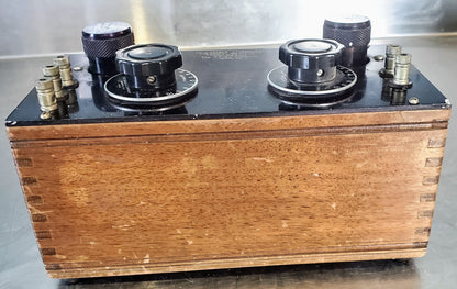 THE DAVEN COMPANY ADJUSTABLE ATTENUATOR POTENTIOMETERMODEL T-690-C WOODEN CASE