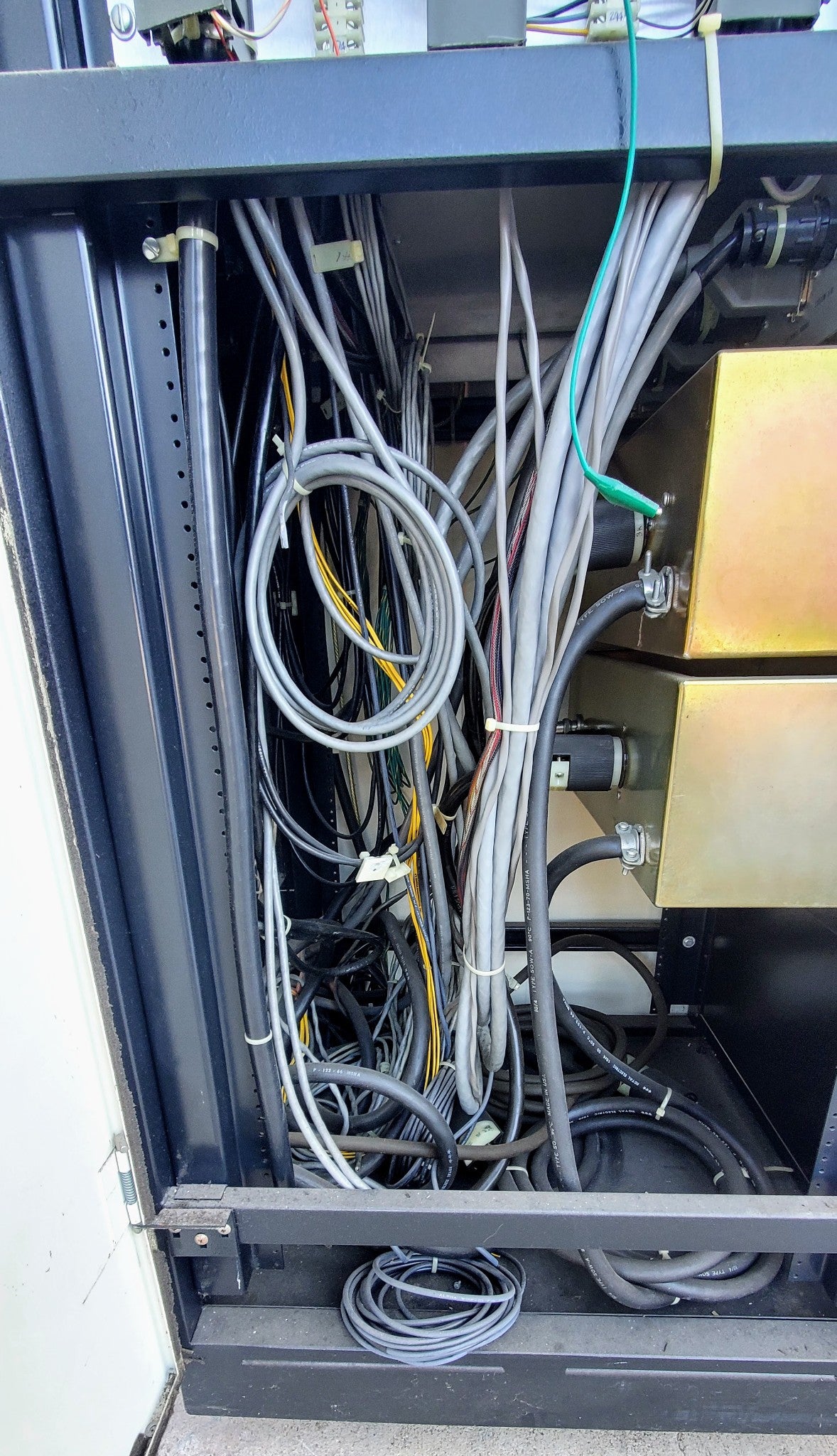 AIRCO EDWARDS TEMESCAL ELECTRON BEAM DEPOSITION COLUMN SYSTEM SWEEP VERSAVAC 5