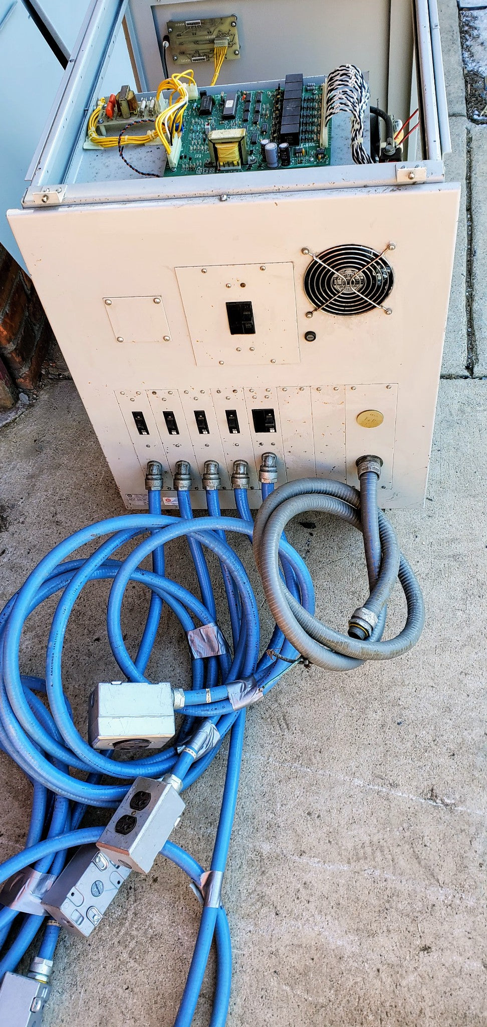 TRYSTAR Series 700 8KVA POWER CONDITIONER 1PHASE VOLTAGE REGULATOR TRANSFORMER