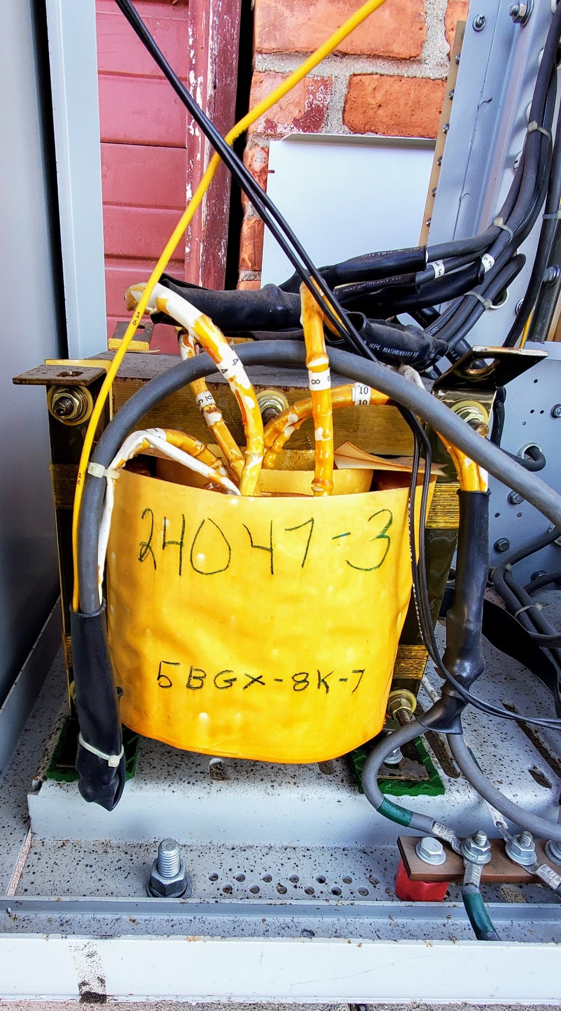 TRYSTAR Series 700 8KVA POWER CONDITIONER 1PHASE VOLTAGE REGULATOR TRANSFORMER