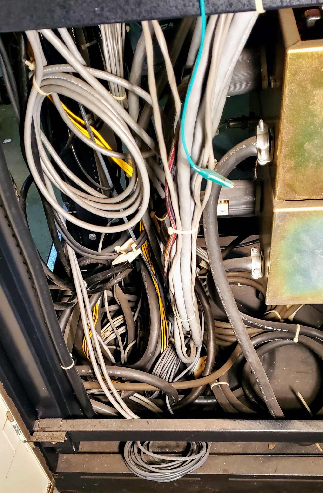 AIRCO EDWARDS TEMESCAL ELECTRON BEAM DEPOSITION COLUMN SYSTEM SWEEP VERSAVAC 5