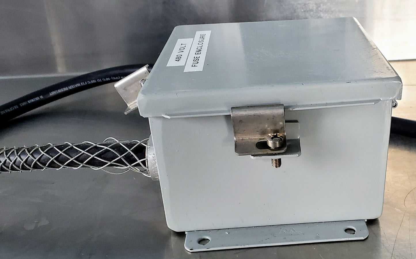 HUBBELL WIEGMANN BN4060604CHWW ELECTRICAL ENCLOSURE & L16‑20 LOCK PLUG FREESHIP