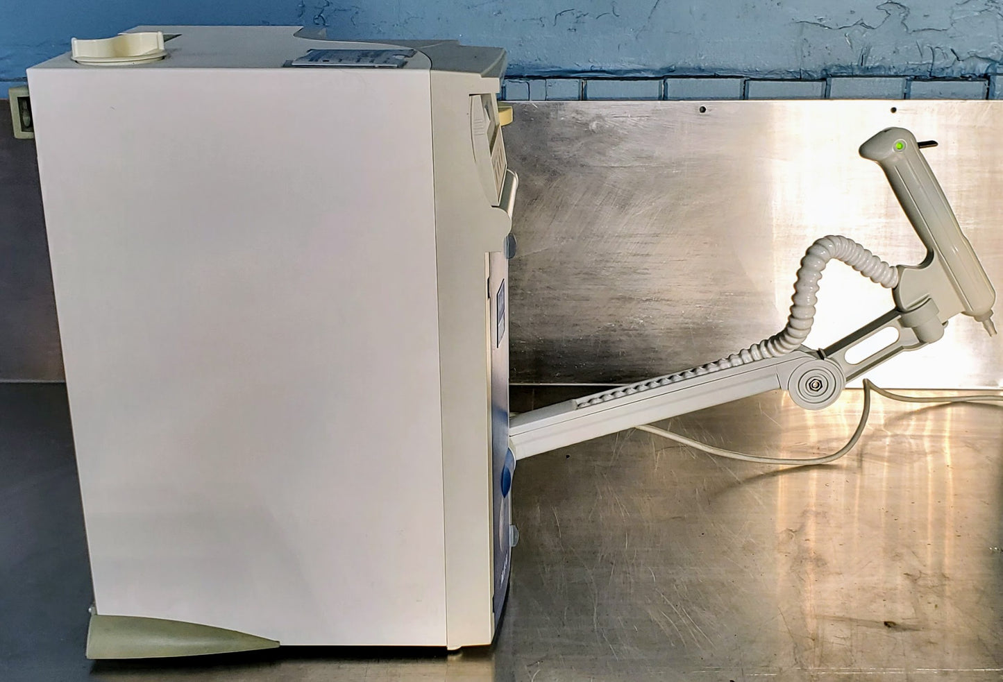 MILLI-Q BIOCEL ZMQS60F0Y WATER PURIFICATION SYSTEM FREE SHIPPING