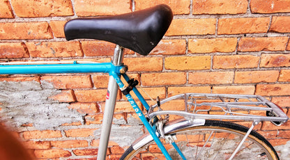 VINTAGE 1980's SIGNET CENTURION BICYCLE - Tires are Flat - FREE SHIPPING