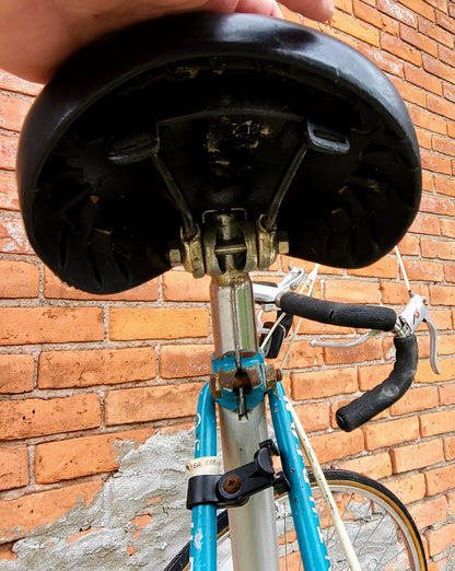 VINTAGE 1980's SIGNET CENTURION BICYCLE - Tires are Flat - FREE SHIPPING