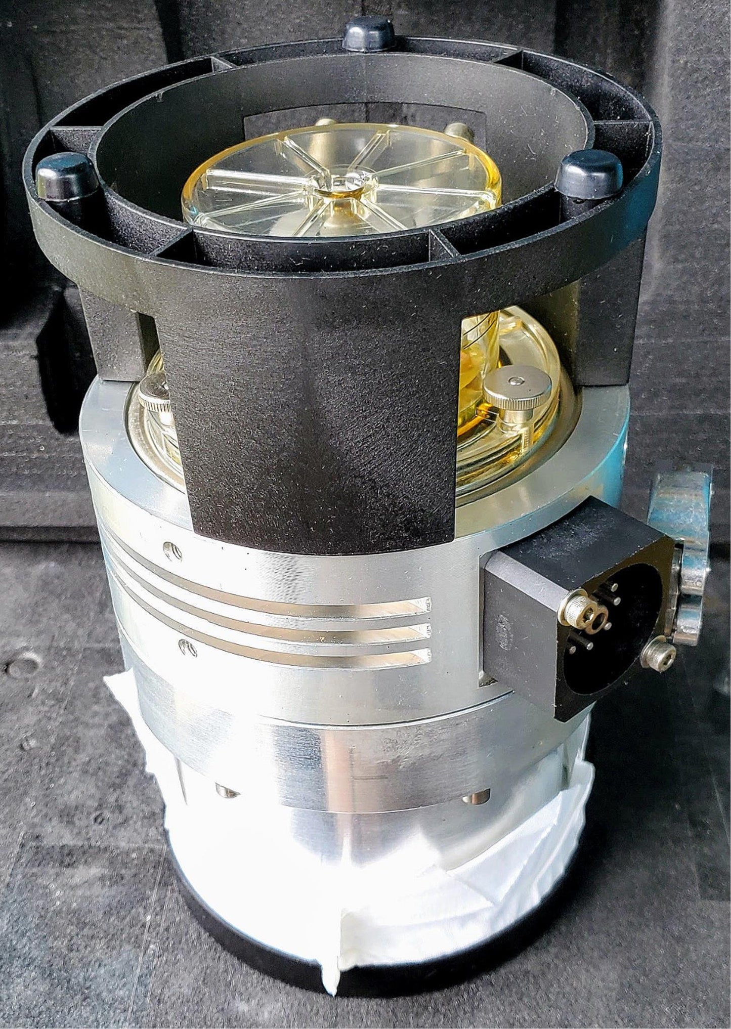 100% REFURBISHED 85611 LEYBOLD 150 l/s TURBOVAC 150 TURBOMOLECULAR PUMP FRESHIP