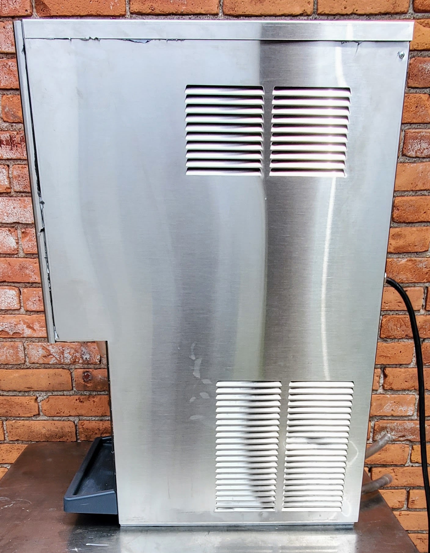 SCOTSMAN MDT3F12A-1H TOUCH-FREE AIR COOLED FLAKE ICE WATER DISPENSER WATCH VIDEO