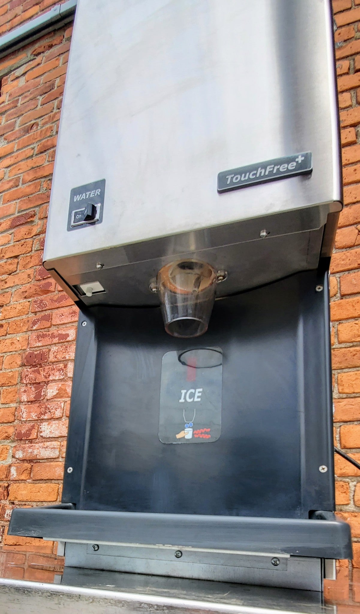 SCOTSMAN MDT3F12A-1H TOUCH-FREE AIR COOLED FLAKE ICE WATER DISPENSER WATCH VIDEO