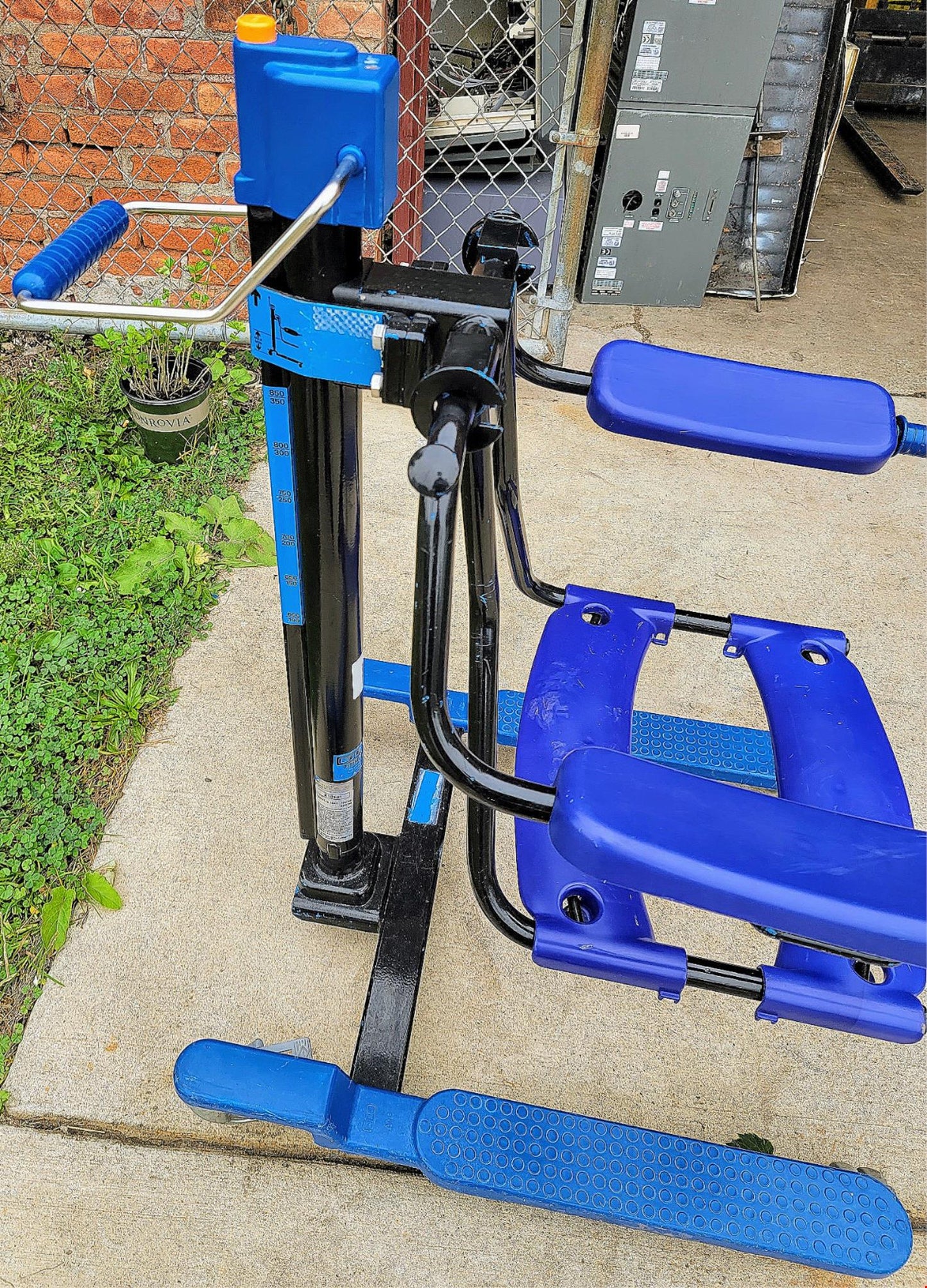 ARJO 17" Up To 36" MANUAL PATIENT TRANSFER LIFT up to 300 lbs PLEASE WATCH VIDEO