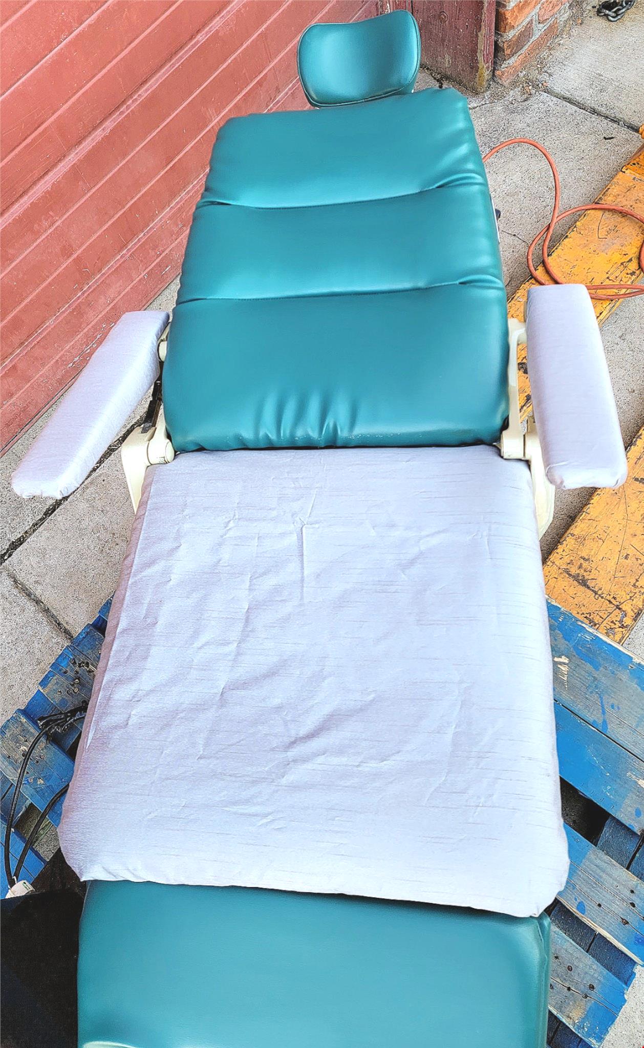 RELIANCE 980 OPHTHALMOLOGIC POWER EXAM CHAIR & INSTRUMENT STAND WATCH VIDEO