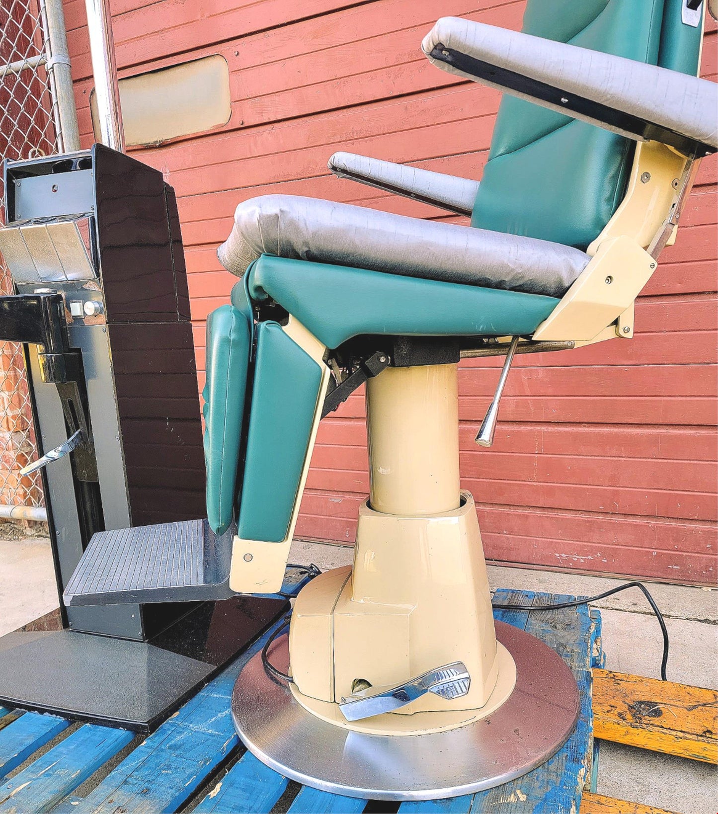 RELIANCE 980 OPHTHALMOLOGIC POWER EXAM CHAIR & INSTRUMENT STAND WATCH VIDEO