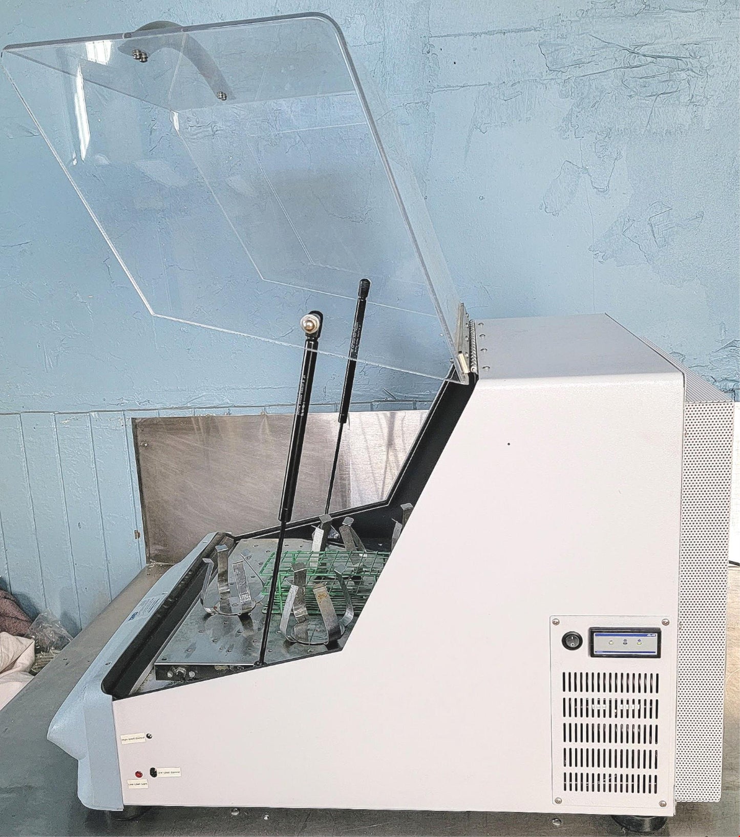 REFURBISHED THERMO BARNST MaxQ4000 REFRIGERAT ORBITAL SHAKE INCUBATOR WATCHVIDEO