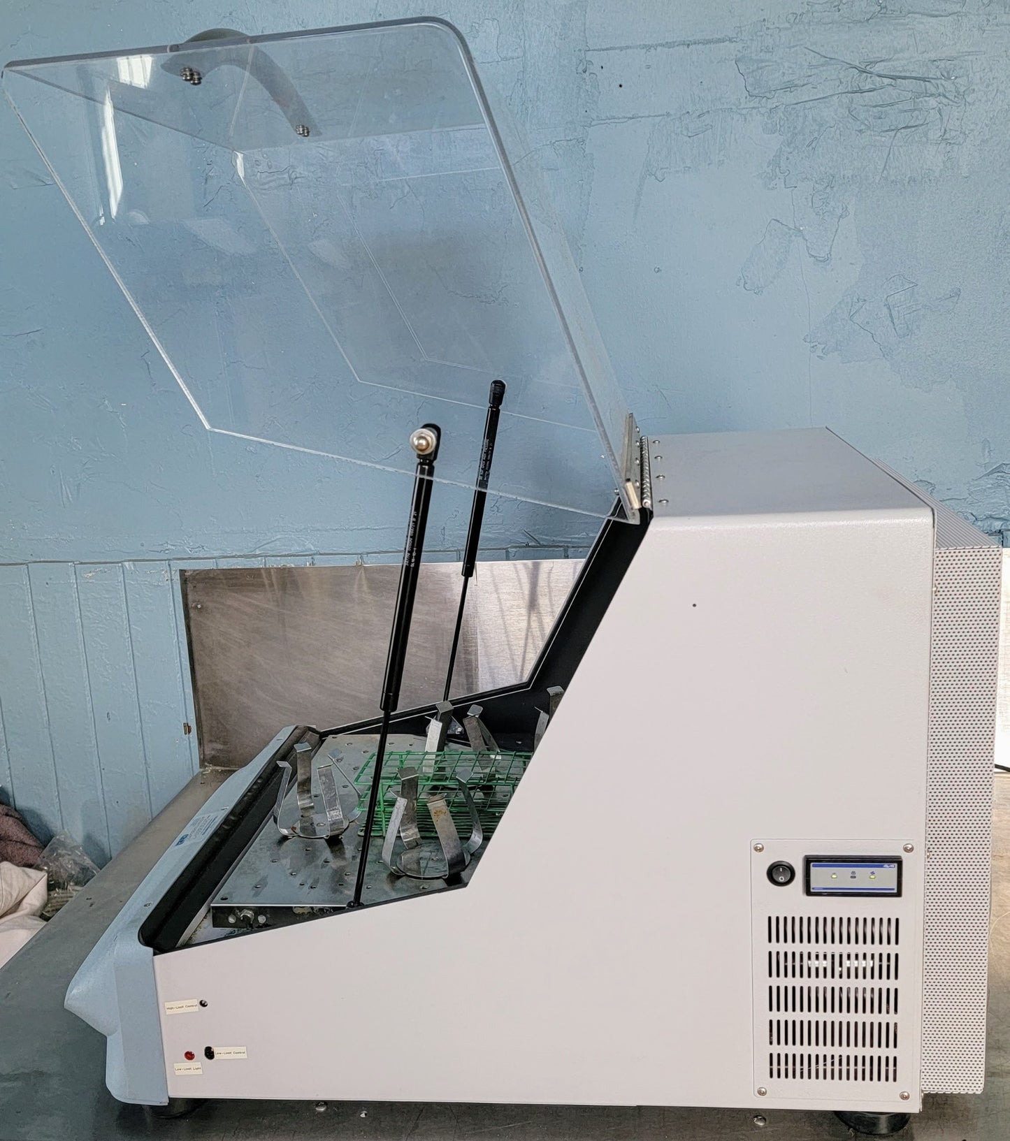 REFURBISHED THERMO BARNST MaxQ4000 REFRIGERAT ORBITAL SHAKE INCUBATOR WATCHVIDEO