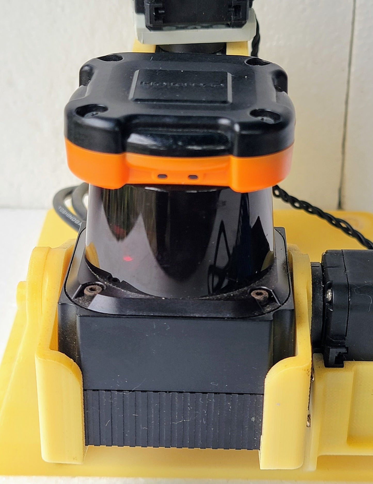 HOKUYO UTM-30LX SCANNING LASER RANGEFINDER MOUNT 3 DYNAMIXEL AX-20+ SERVO MOTORS