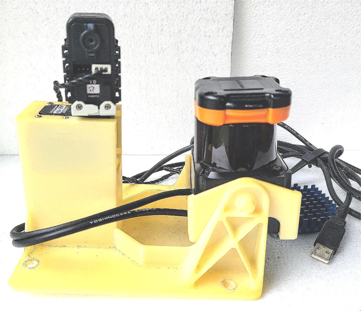 HOKUYO UTM-30LX SCANNING LASER RANGEFINDER MOUNT 3 DYNAMIXEL AX-20+ SERVO MOTORS