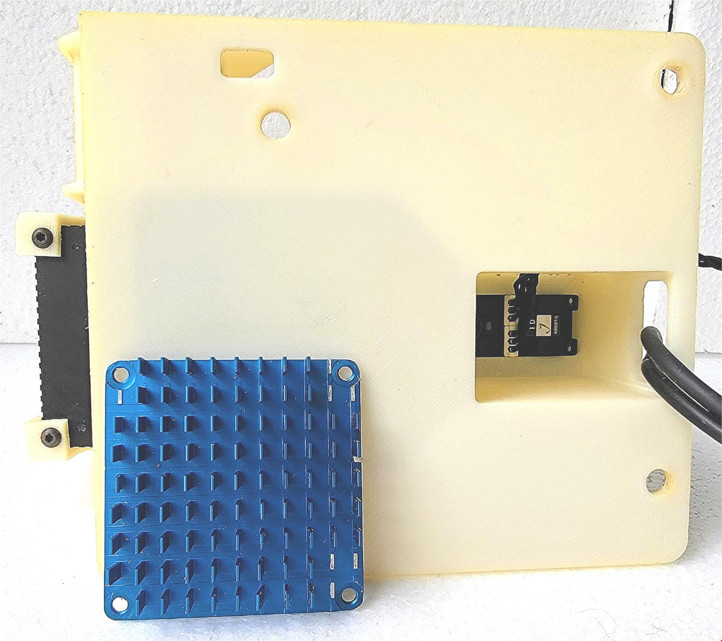 HOKUYO UTM-30LX SCANNING LASER RANGEFINDER MOUNT 3 DYNAMIXEL AX-20+ SERVO MOTORS