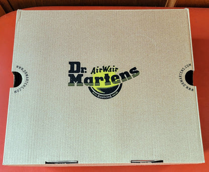 BRANDNEW IN BOX DR MARTENS 2976 QUAD CHELSEA BOOT WHITE WOMEN5/MEN4 FREEFASTSHIP