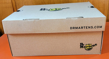 BRANDNEW IN BOX DR MARTENS 2976 QUAD CHELSEA BOOT WHITE WOMEN5/MEN4 FREEFASTSHIP