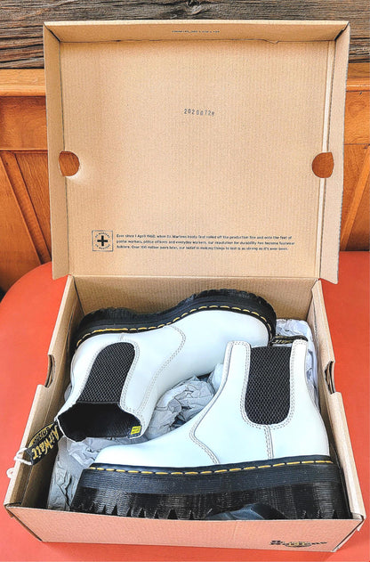 BRANDNEW IN BOX DR MARTENS 2976 QUAD CHELSEA BOOT WHITE WOMEN5/MEN4 FREEFASTSHIP