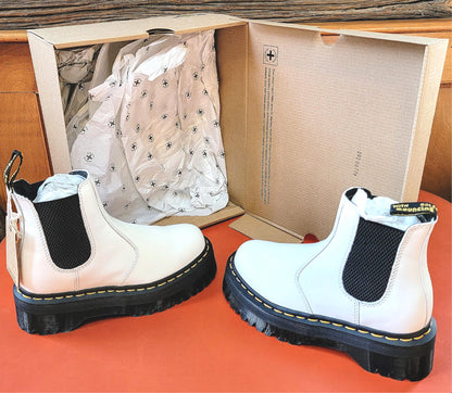 BRANDNEW IN BOX DR MARTENS 2976 QUAD CHELSEA BOOT WHITE WOMEN5/MEN4 FREEFASTSHIP