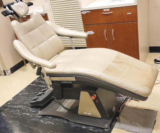 DEXTA MK25 SURGICAL DENTAL POWER EXAM CHAIR & FOOT REMOTE WATCH VIDEO FREE SHIP