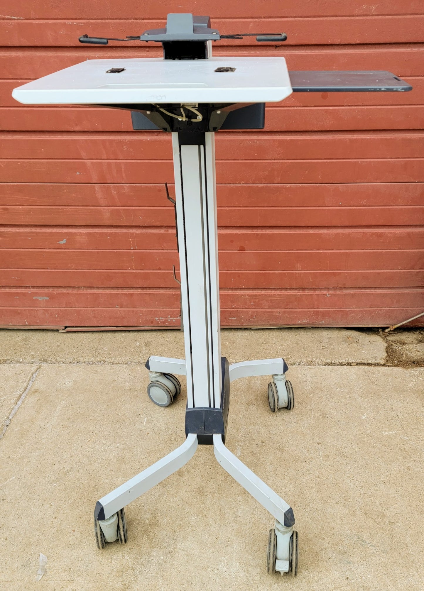 ERGOTRON NEO-FLEX ERGONOMIC ROLLING STAND MOBILE MEDICAL WORKSTATION LAPTO PCART