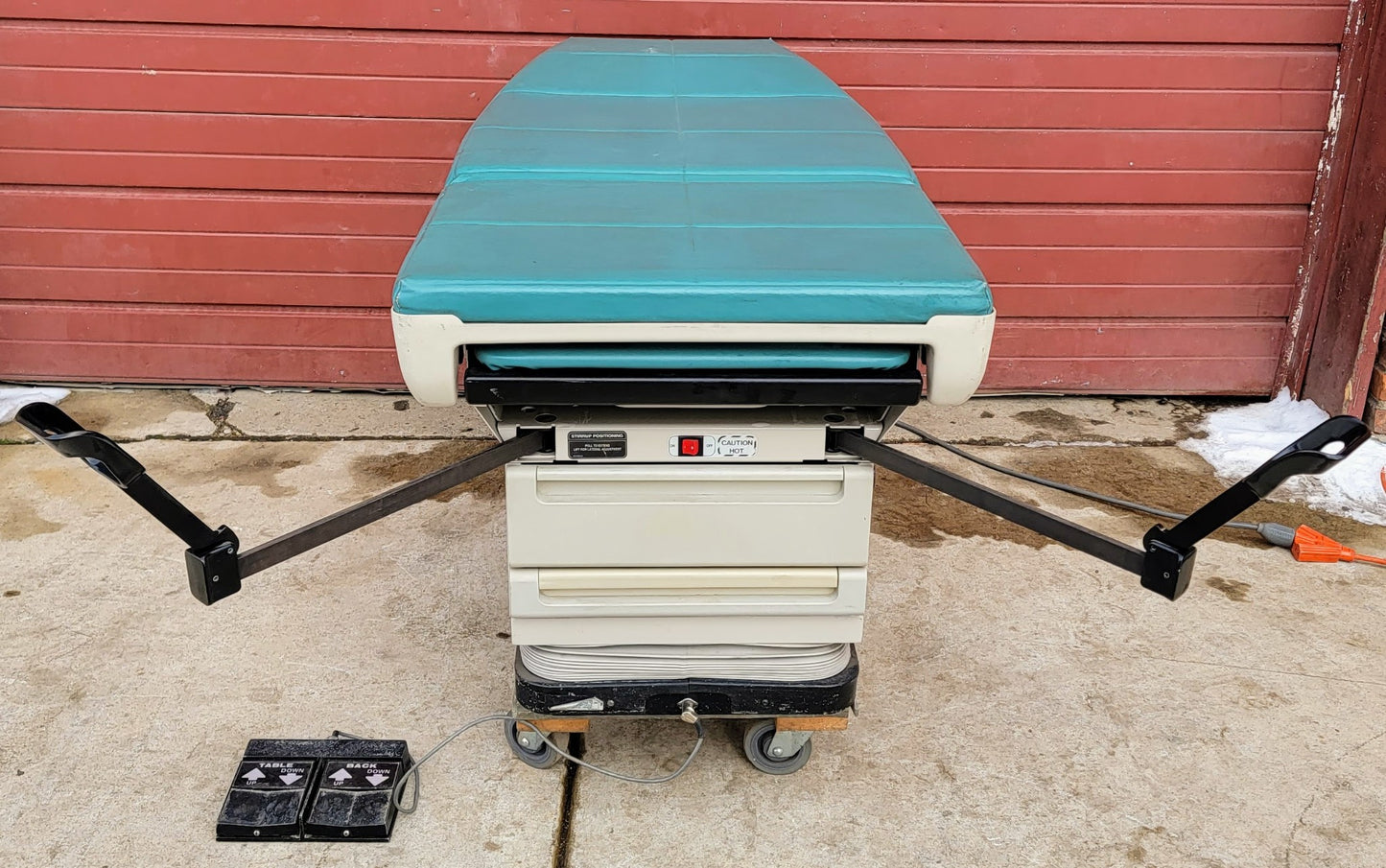 MIDMARK 405 Motorized Patient Exam Table Hi-Lo w FootRemote WATCH VIDEO FREESHIP