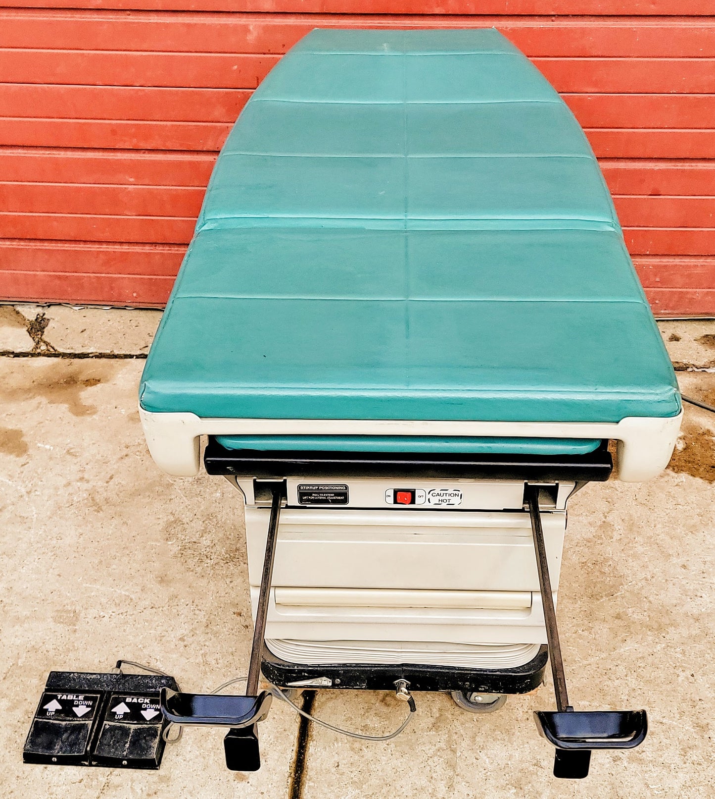 MIDMARK 405 Motorized Patient Exam Table Hi-Lo w FootRemote WATCH VIDEO FREESHIP