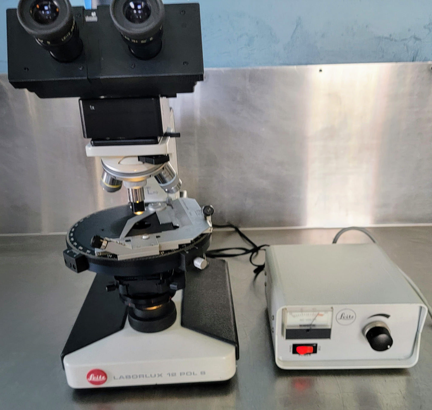 REFURB LEITZ LABORLUX12S POLARIZING MICROSCOPE ROTARY STAGE CONDENSER WATCHVIDEO