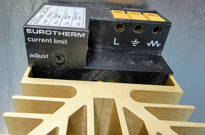 SCHNEIDER EUROTHERM 818P/TC/R0V5 TEMP with POWER CONTROLLER / HEAT SINK & MANUAL