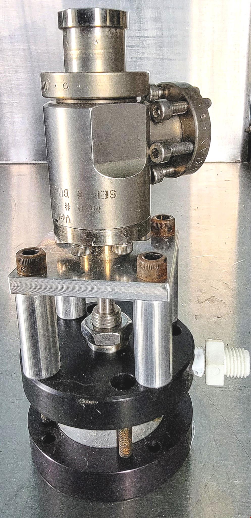 VARIAN 951-5014 BAKEABLE UHV ANGLE VALVE w/ DAYTON SPEEDAIRE 2A709 & BONUS MOUNT