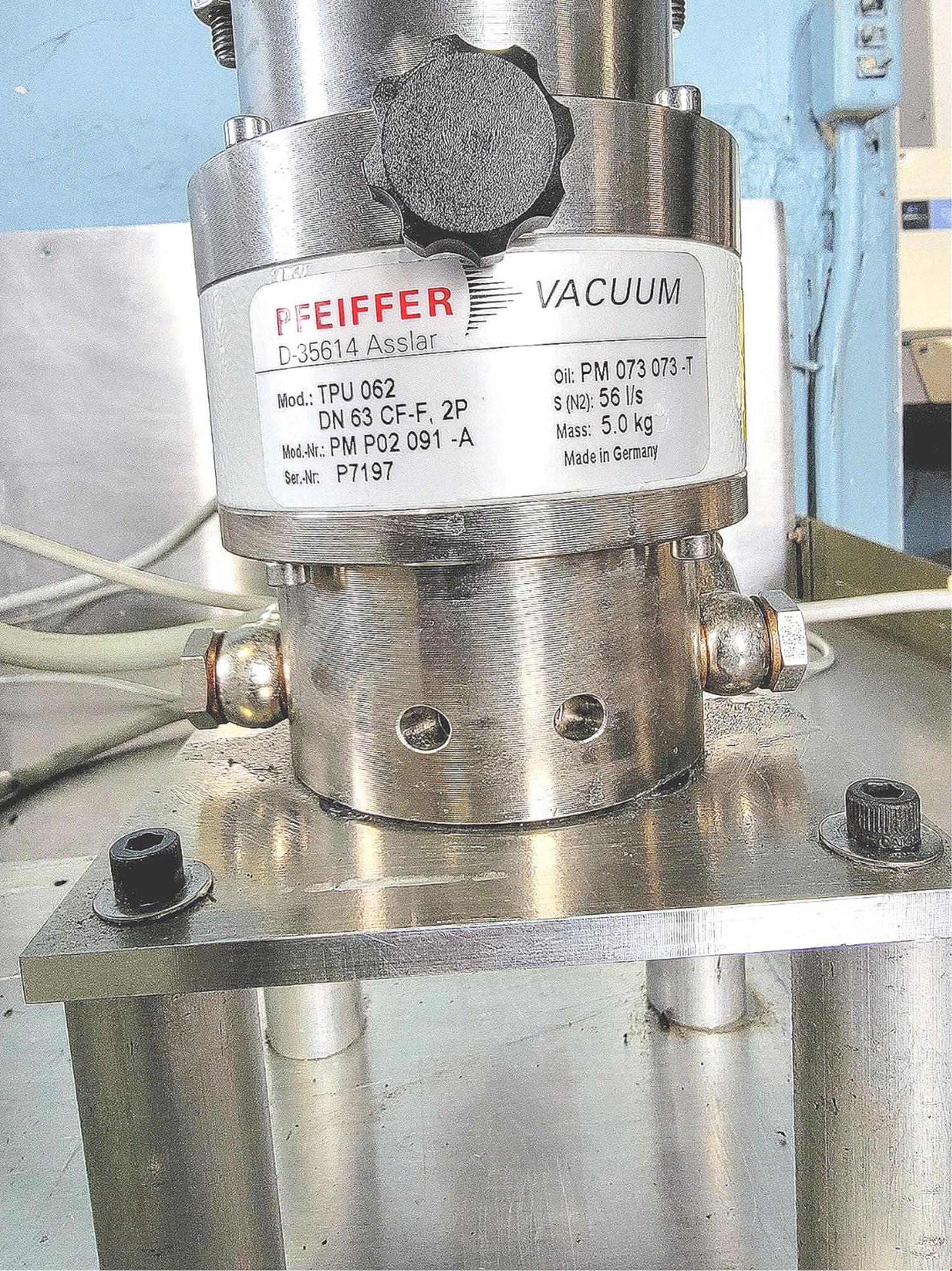 EDWARDS PFEIFFER TPU062 TURBO PUMP TCP121 CONTROLER APG-L-NW16 WATCHVIDEO