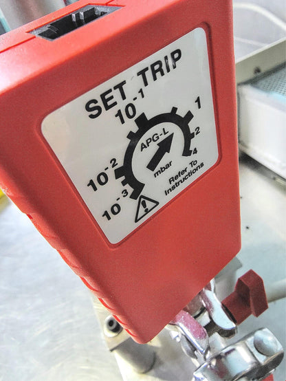 EDWARDS PFEIFFER TPU062 TURBO PUMP TCP121 CONTROLER APG-L-NW16 WATCHVIDEO