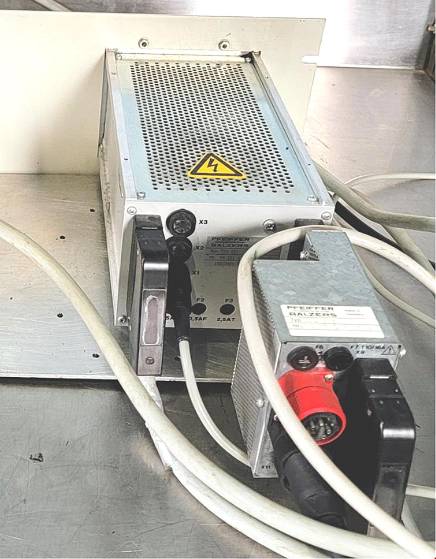 EDWARDS PFEIFFER TCP121 CONTROLLER APG-L-NW16 TESTED-90-DAY-WARRANTY FREE SHIP